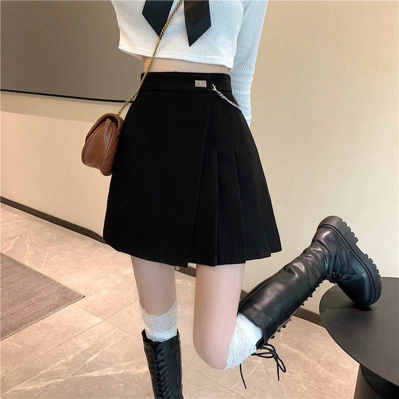 Irregular Short Skirt for Stylish Petite Individuals